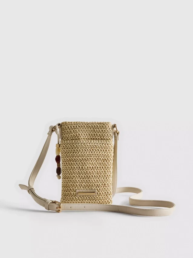 Bolsa para celular tejida con cuentas