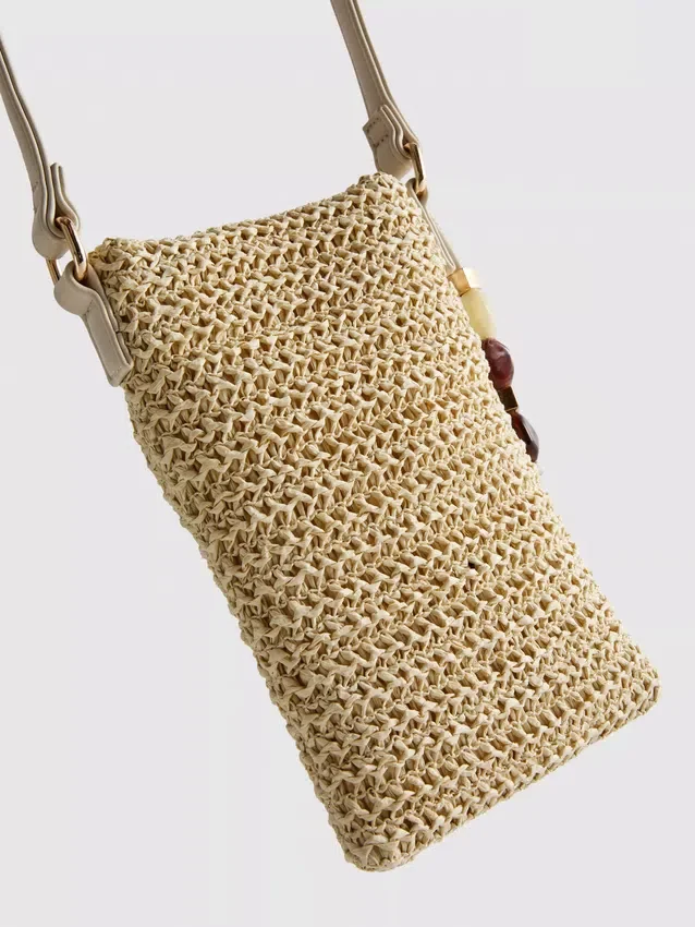 Bolsa para celular tejida con cuentas