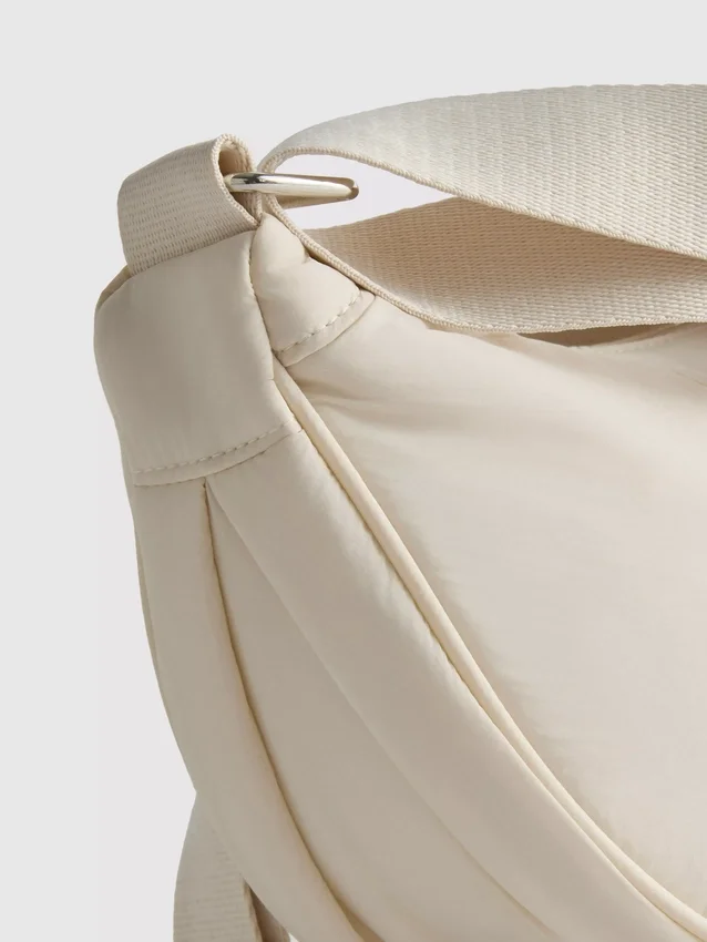 Bolso bandolera con cremallera