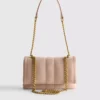 Bolso cruzado acolchado con cadena