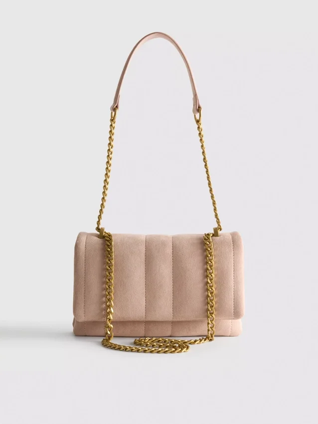 Bolso cruzado acolchado con cadena