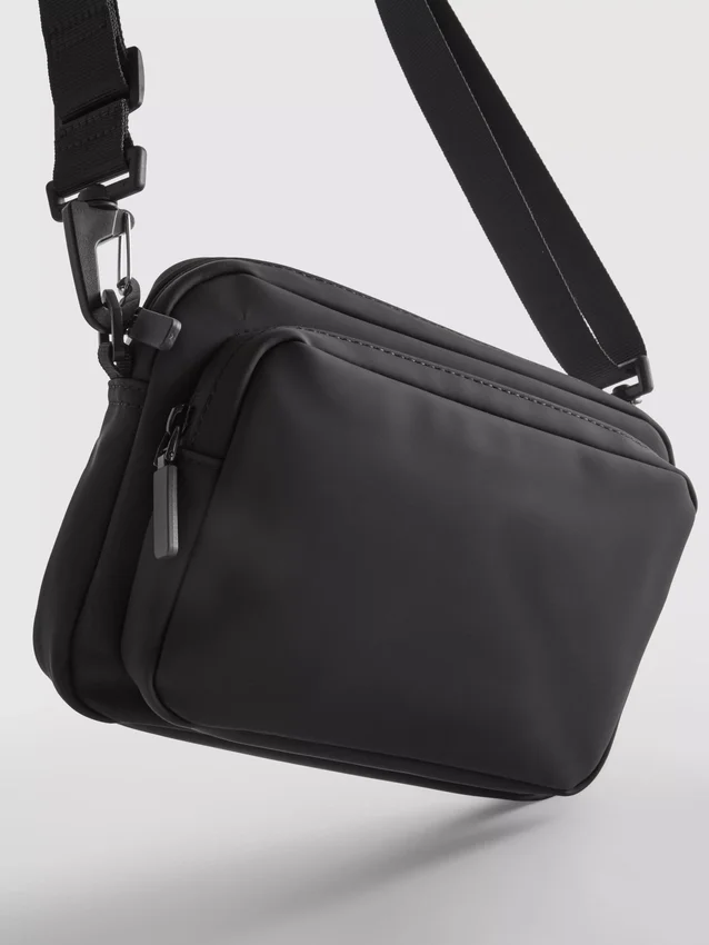 Bolso cruzado con cremallera
