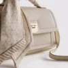 Bolso cruzado con detalle de bufanda