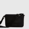Bolso cruzado con solapa
