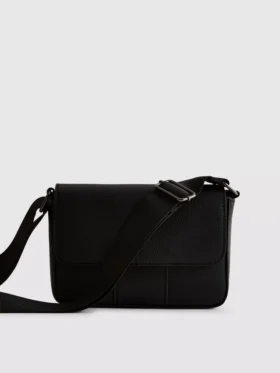 Bolso cruzado con solapa