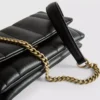 Bolso cruzado con solapa
