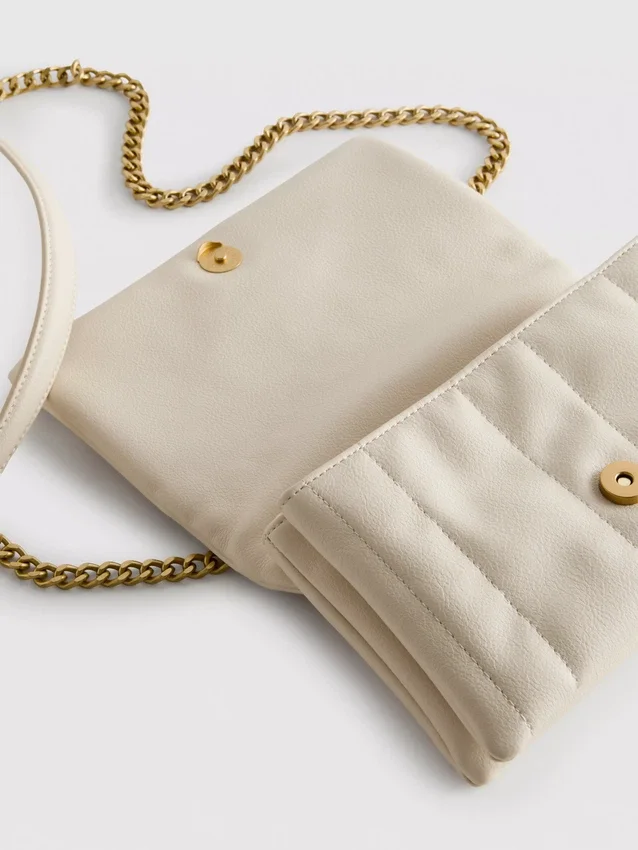 Bolso cruzado con solapa