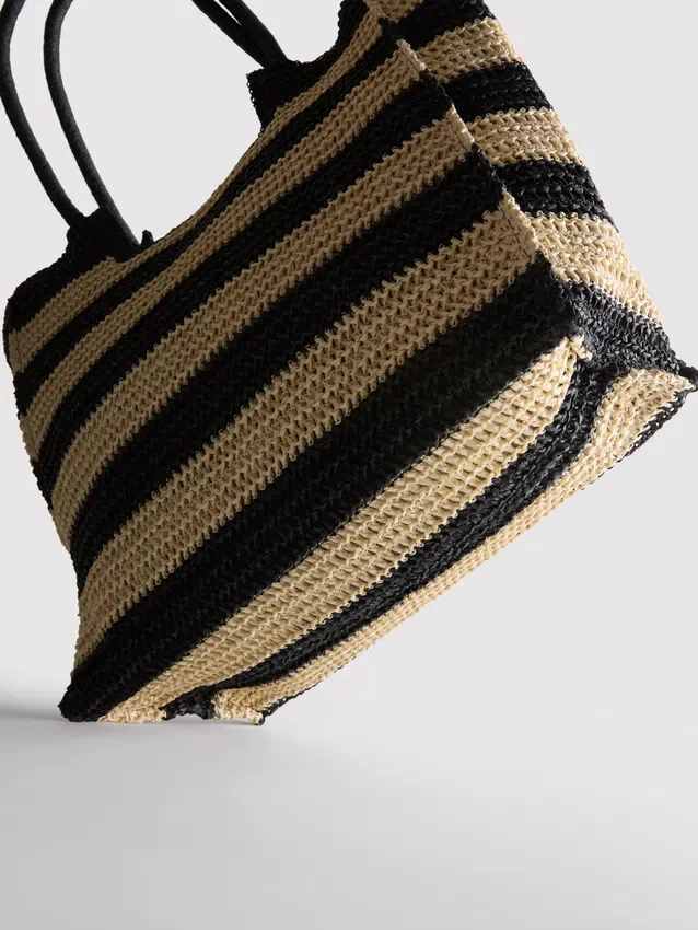 Bolso de compras con efecto tejido