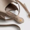 Bolso de hombro con asas superiores