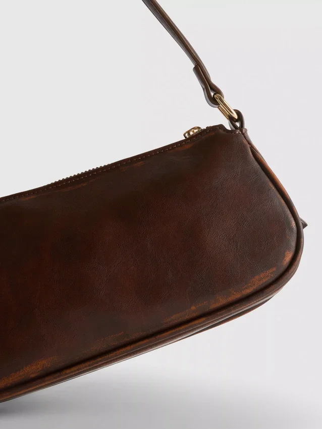 Bolso de hombro con bolsillo con hebilla