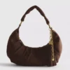 Bolso de hombro con corte redondeado de Paula Echevarría