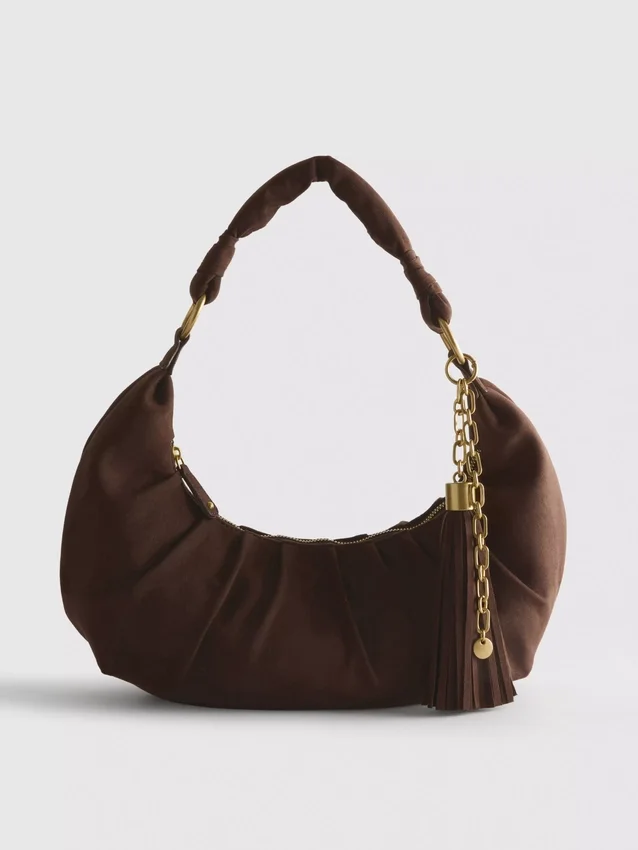 Bolso de hombro con corte redondeado de Paula Echevarría