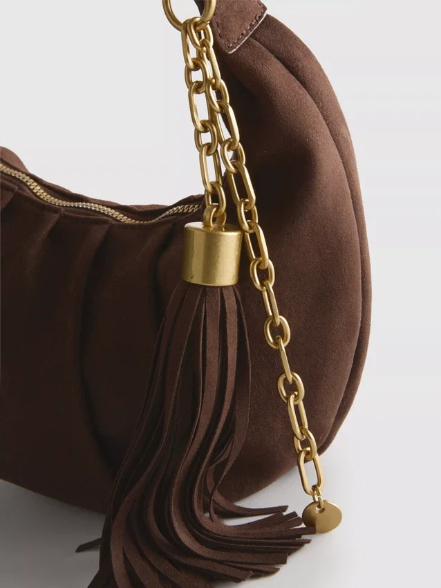 Bolso de hombro con corte redondeado de Paula Echevarría
