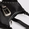 Bolso de hombro con hebilla y flecos