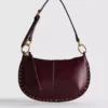 Bolso de hombro con tachuelas de imitación de cuero de Paula Echevarría