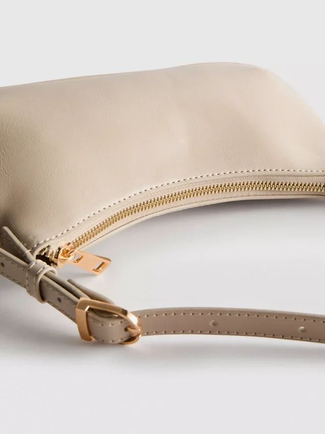 Bolso de hombro curvo de imitación de cuero