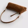 Bolso de hombro de gamuza sintética