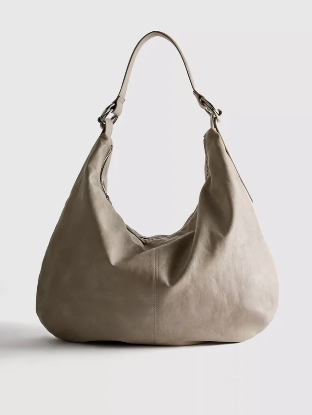Bolso de hombro holgado con detalle de anillos