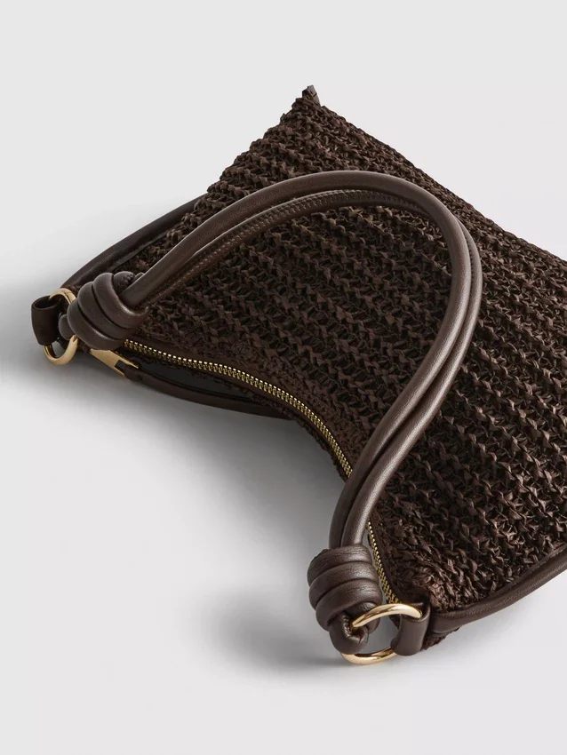 Bolso de hombro tejido