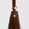 Bolso de hombro tipo luna de gamuza sintética