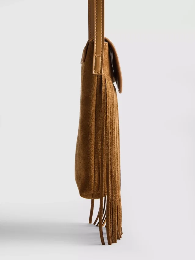 Bolso porta celular con flecos