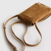 Bolso porta celular con flecos