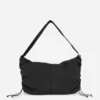 Bolso tipo bandolera con detalle de cordón