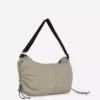 Bolso tipo bandolera con detalle de cordón