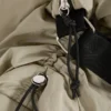 Bolso tipo bandolera con detalle de cordón