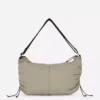 Bolso tipo bandolera con detalle de cordón