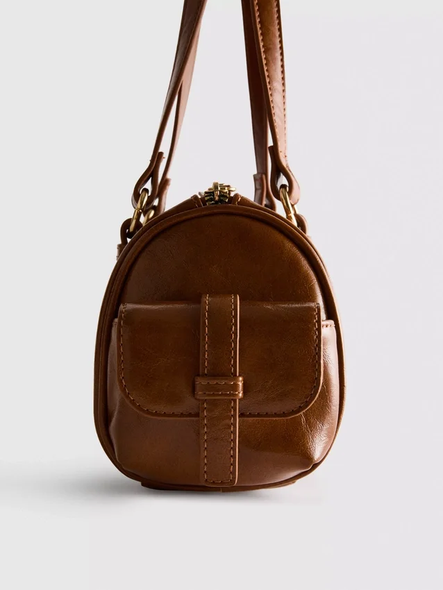 Bolso tipo bombín de imitación de cuero con efecto desgastado