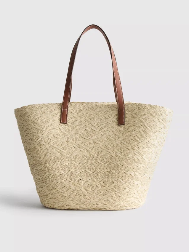 Bolso tipo cubo de paja
