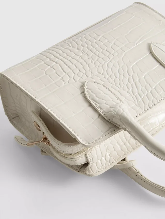 Bolso tipo tote con efecto cocodrilo