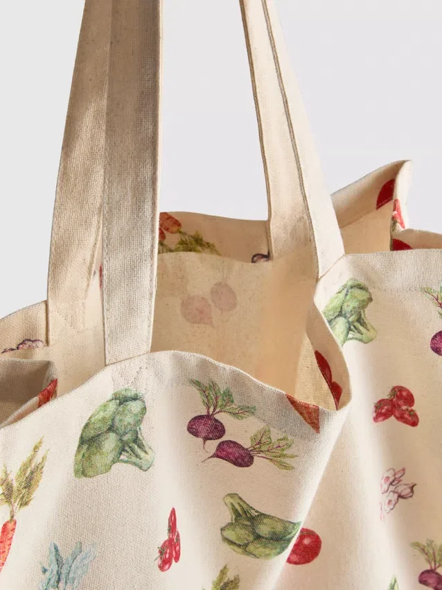 Bolso tipo tote con estampado vegetal