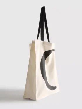 Bolso tipo tote con iniciales