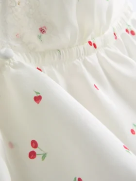 Bralette vaporoso con ribete de encaje color cereza