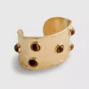 Brazalete con detalle de cuentas de Paula Echevarría
