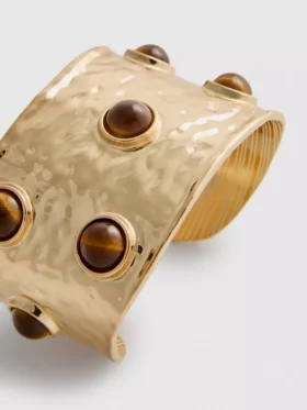 Brazalete con detalle de cuentas de Paula Echevarría