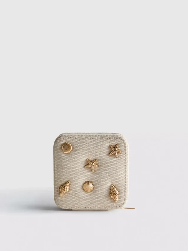 Caja de joyas con forma de concha