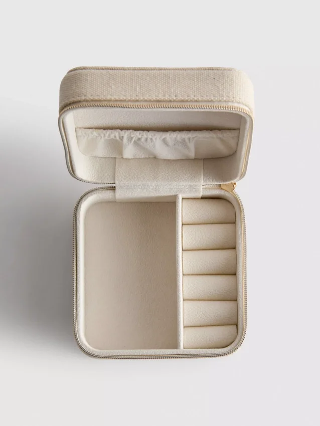 Caja de joyas con forma de concha