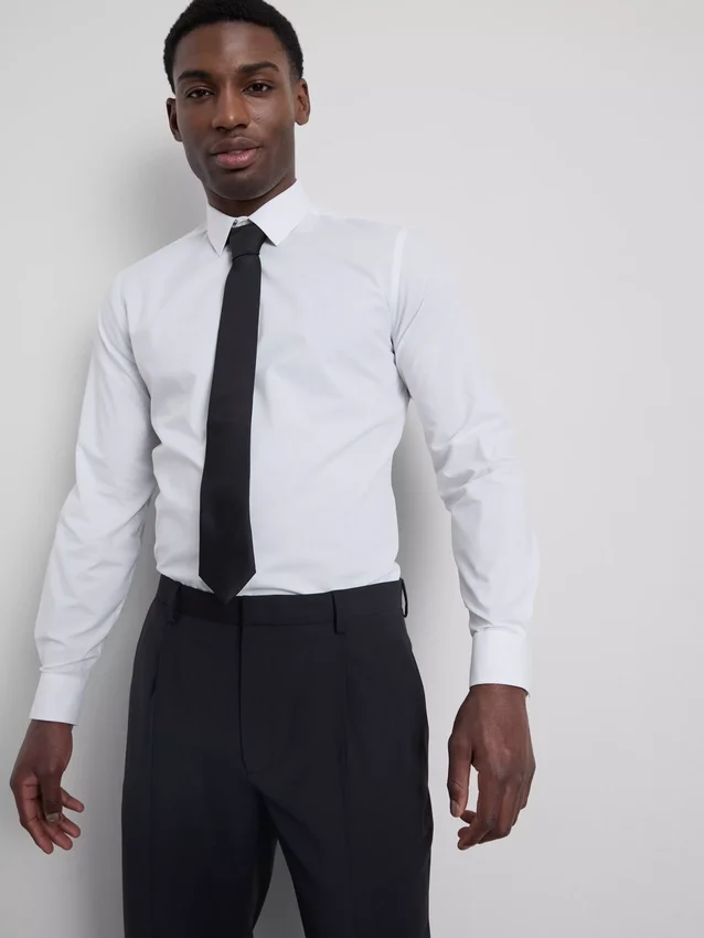 Camisa ajustada elástica con botones
