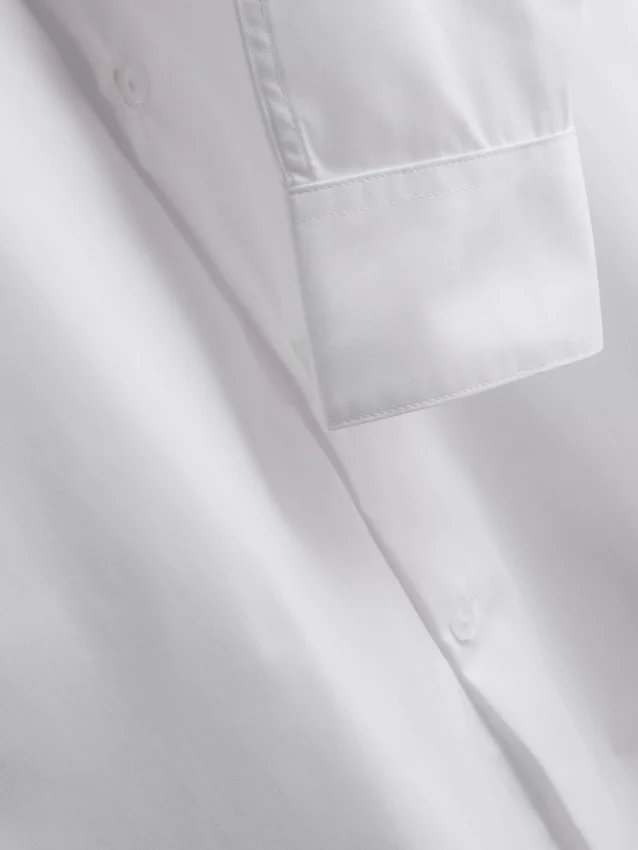 Camisa ajustada elástica con botones