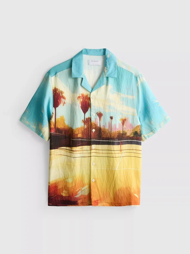 Camisa con cuello revere y estampado panorámico