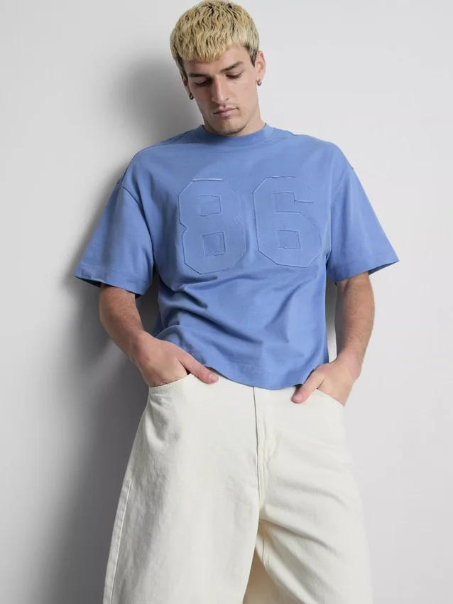 Camisa con número en aplique