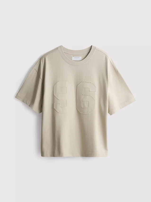 Camisa con número en aplique
