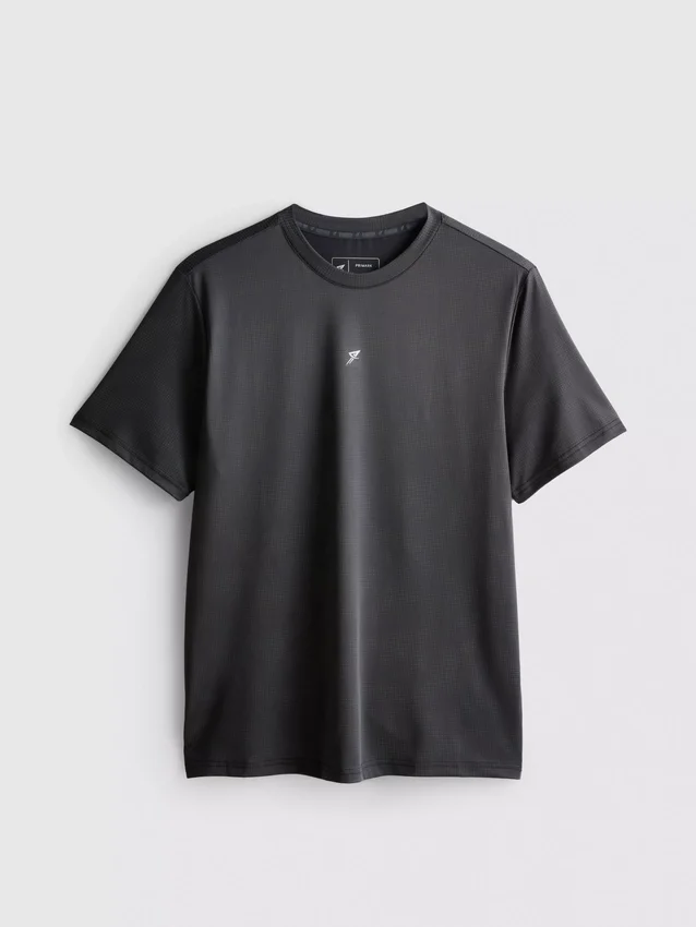 Camisa con textura deportiva