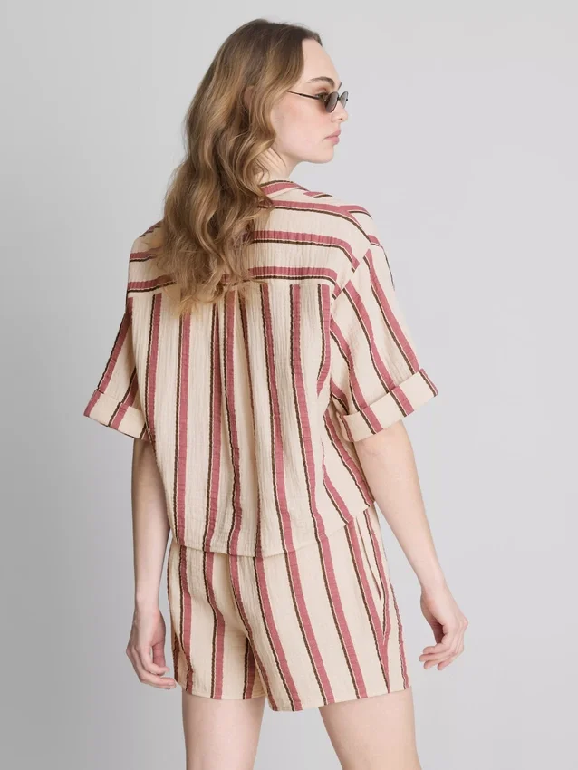 Camisa de algodón a rayas de corte holgado