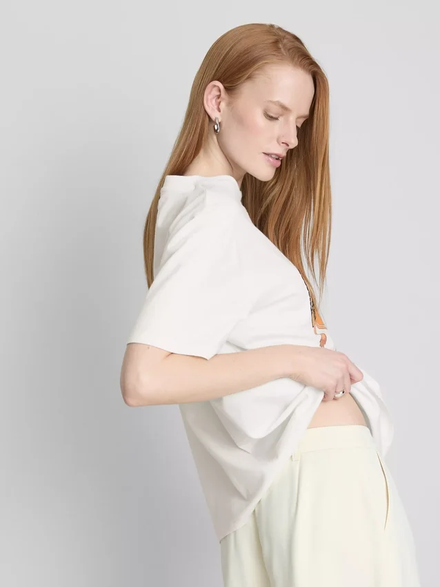 Camisa de algodón con forma de croissant, con motivos de volantes y corazones rotos