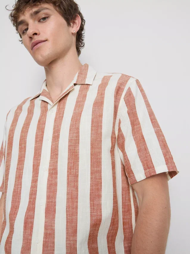 Camisa de cuello rever a rayas
