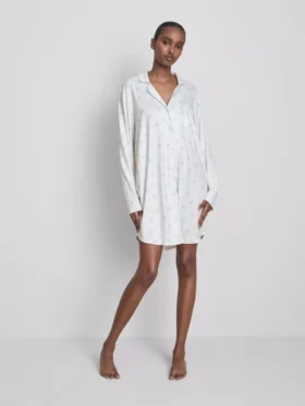 Camisa de dormir holgada estilo boyfriend con estampado
